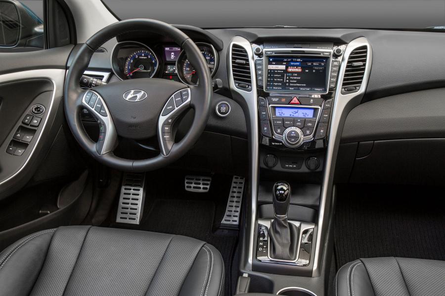 Hyundai Elantra GT 2015 года  (фото 14 из 23)